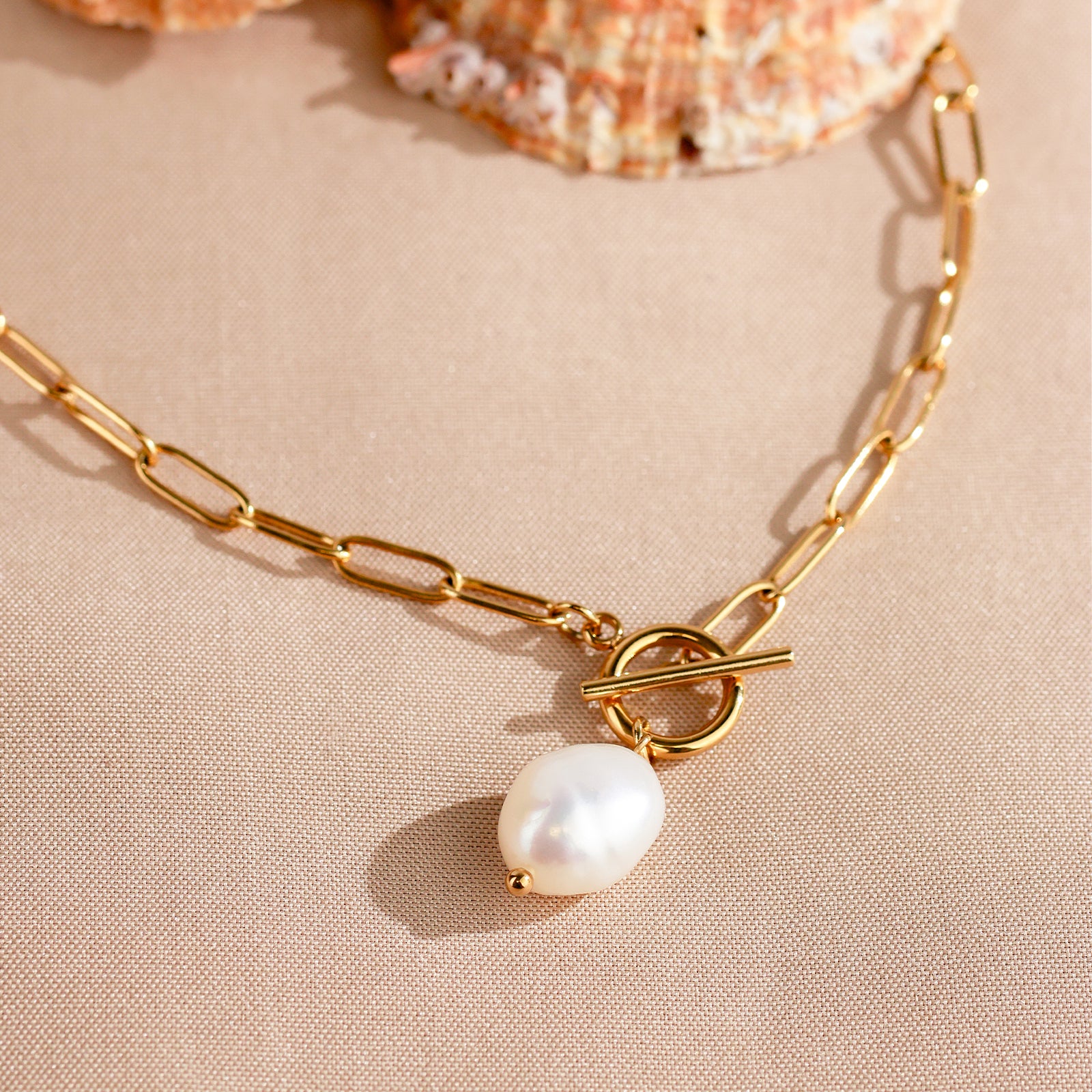 Perla T-Bar Necklace – Natural Pearl & Gold Link Chain