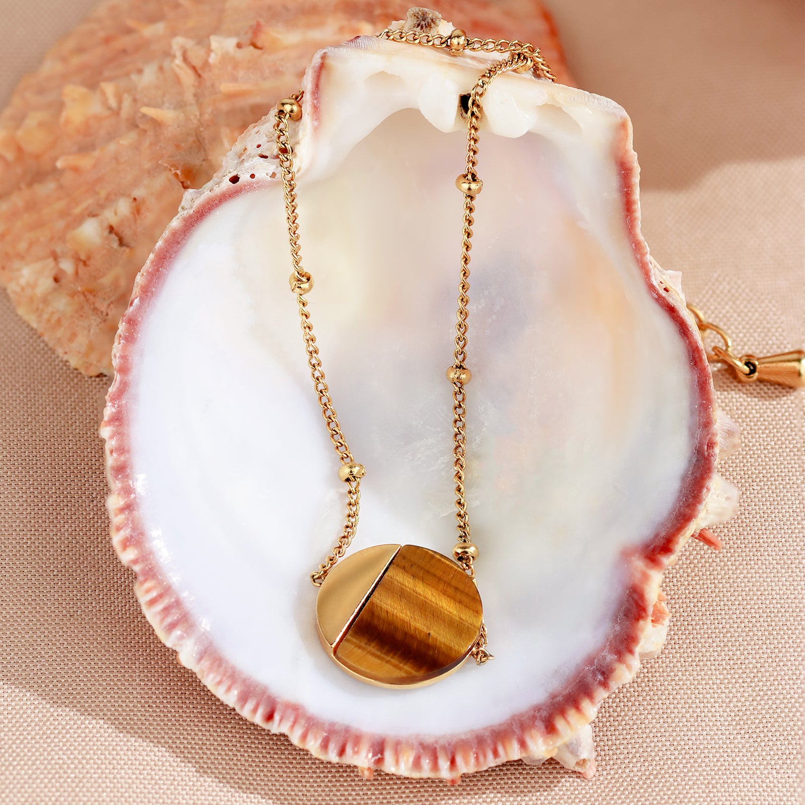 Lamina Tiger Bracelet – Tiger’s Eye & 18K Gold Finish