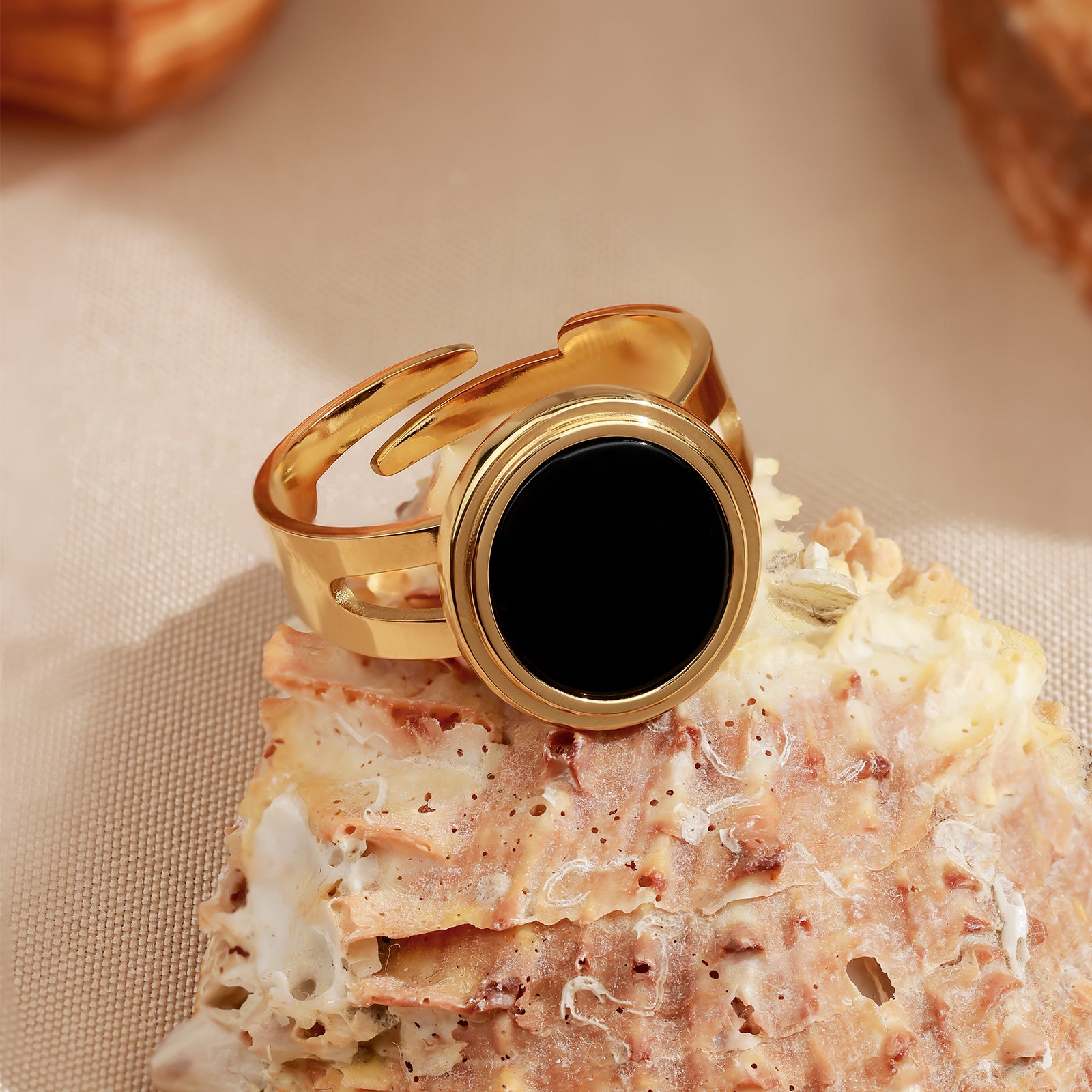 Nocta Onyx Ring – Oval Black Onyx & Gold Setting