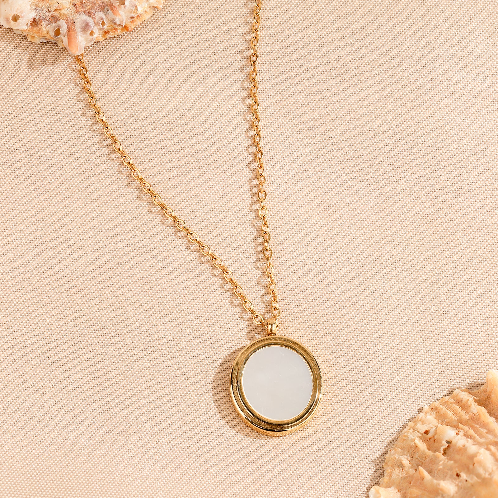 Luna Necklace – Oval Medallion with Mother-of-Pearl & Delicate Gold Detailing