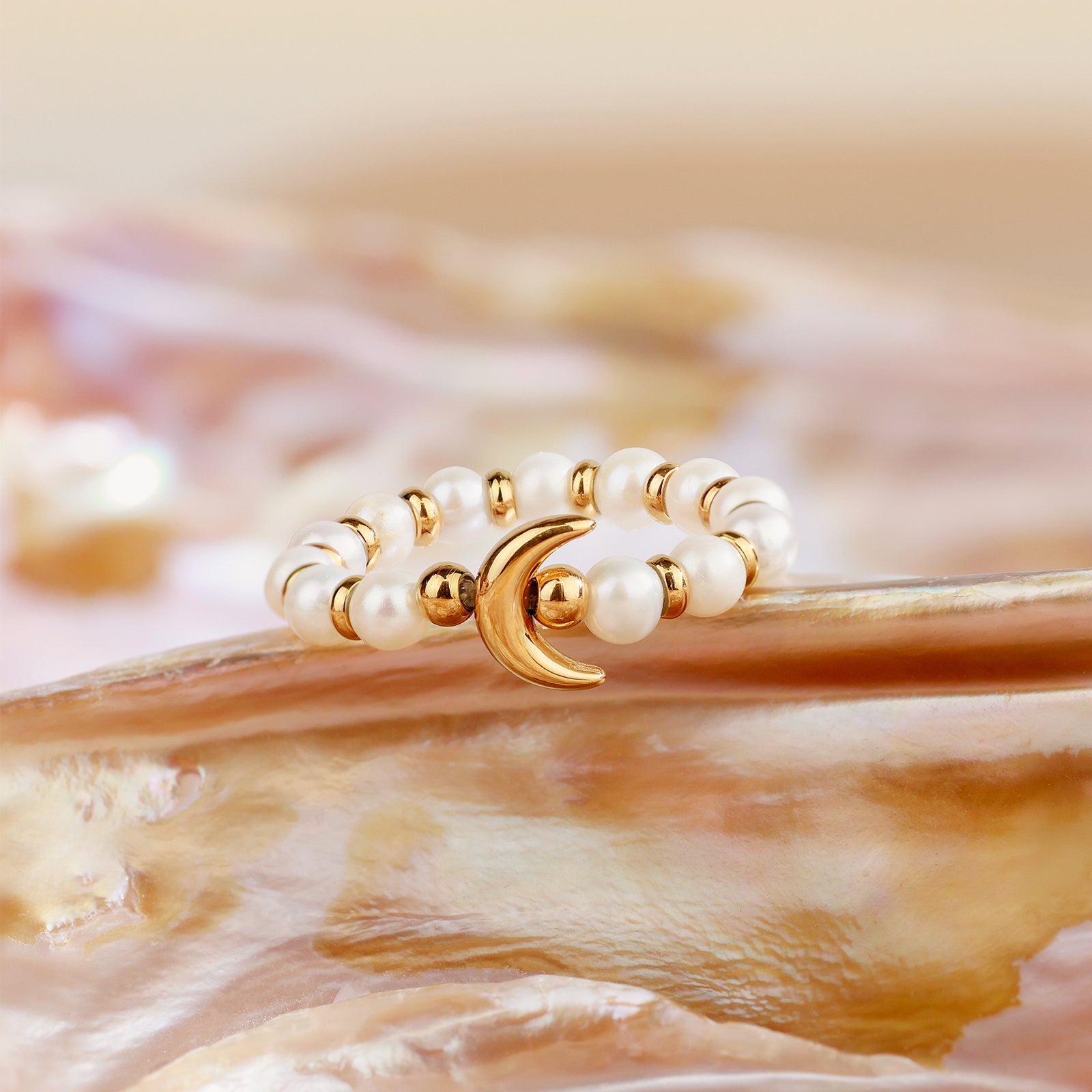 Perla Luna Ring – Natural Pearls & Golden Crescent
