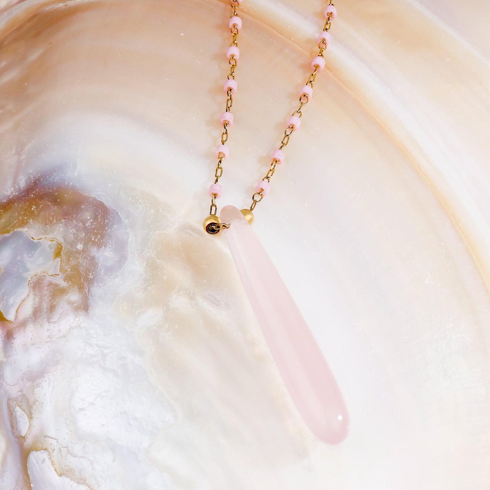 Amaya Quartz Necklace – Rose Quartz Drop Pendant & Beaded Chain
