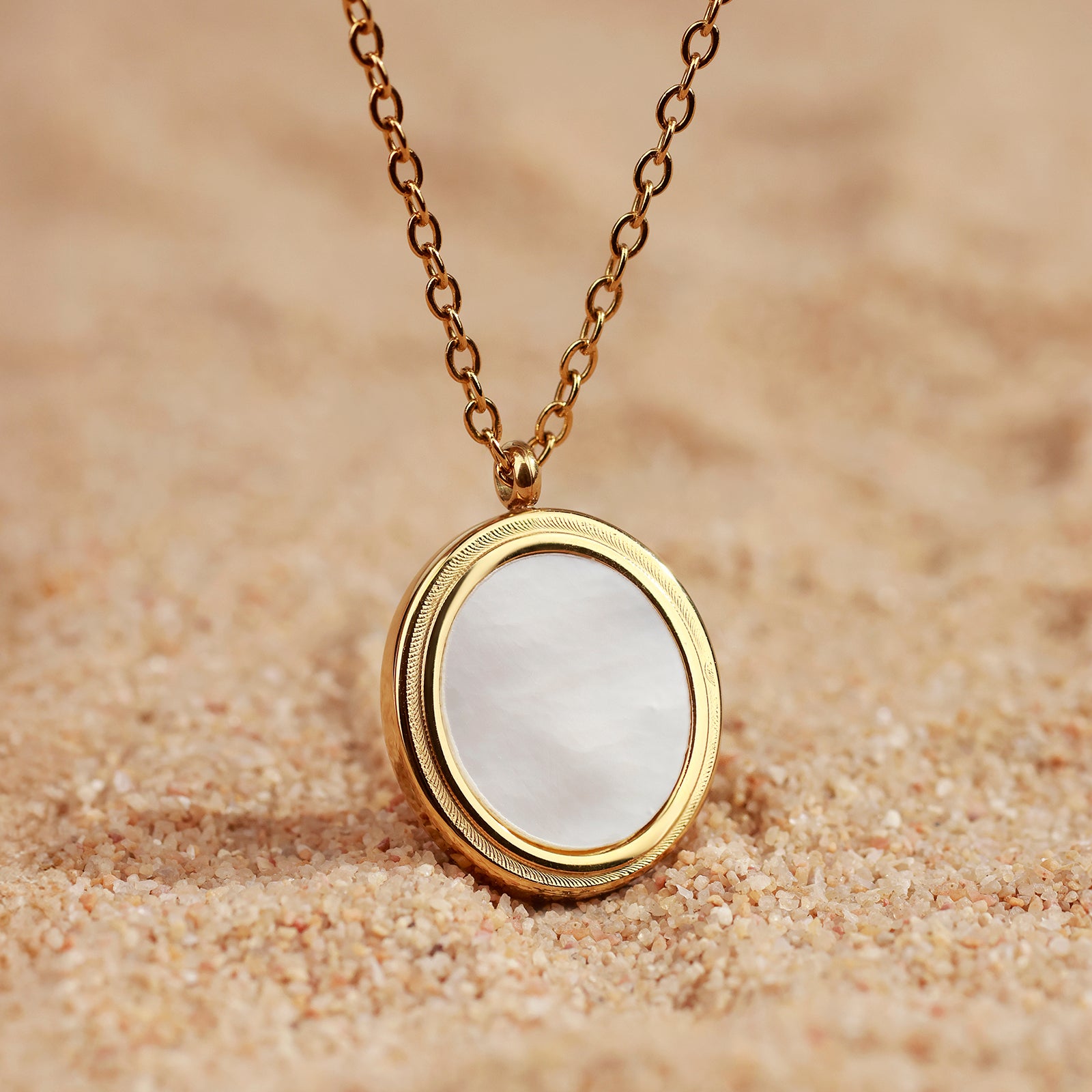 Luna Necklace – Oval Medallion with Mother-of-Pearl & Delicate Gold Detailing
