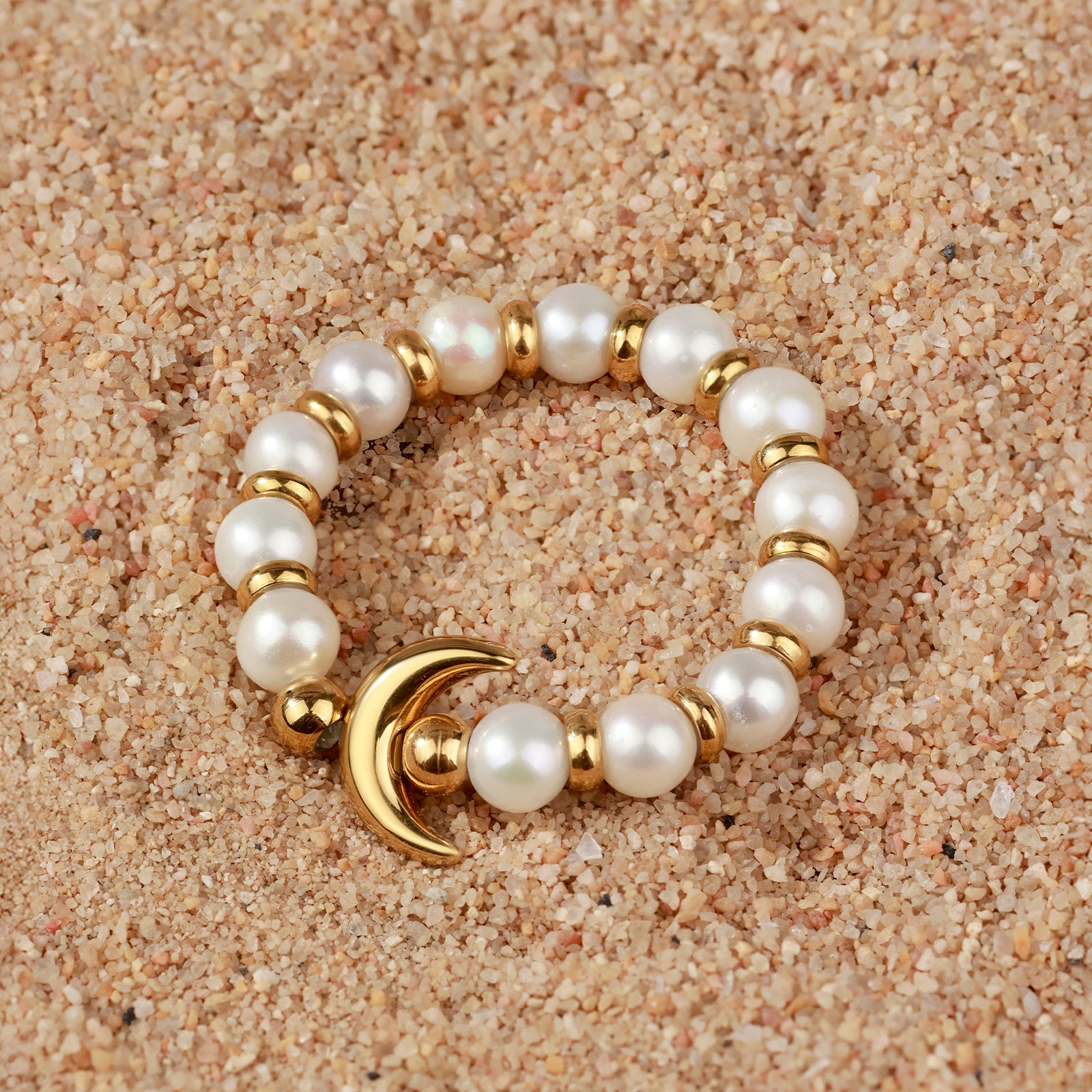 Perla Luna Ring – Natural Pearls & Golden Crescent
