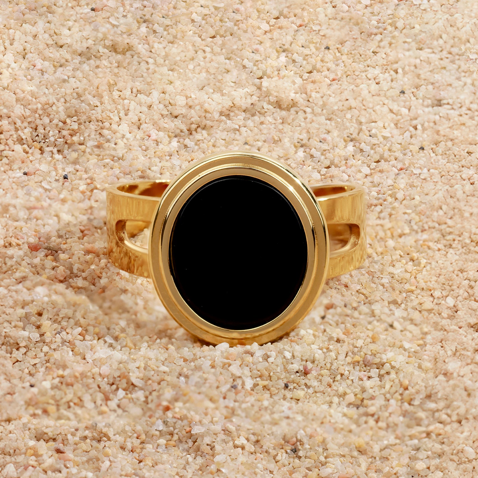 Nocta Onyx Ring – Oval Black Onyx & Gold Setting