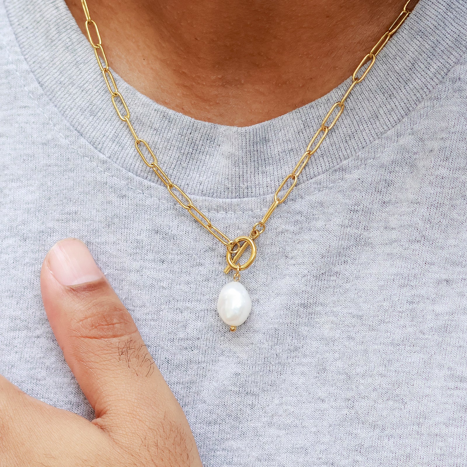 Perla T-Bar Necklace – Natural Pearl & Gold Link Chain