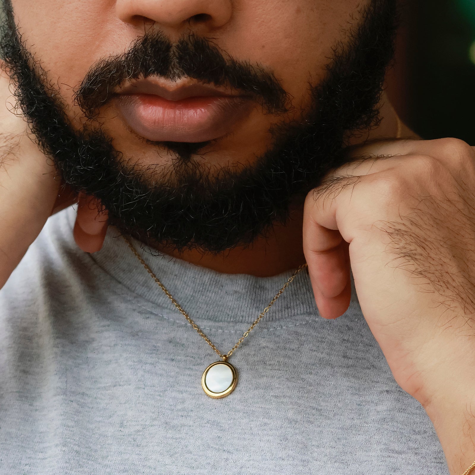 Luna Necklace – Oval Medallion with Mother-of-Pearl & Delicate Gold Detailing