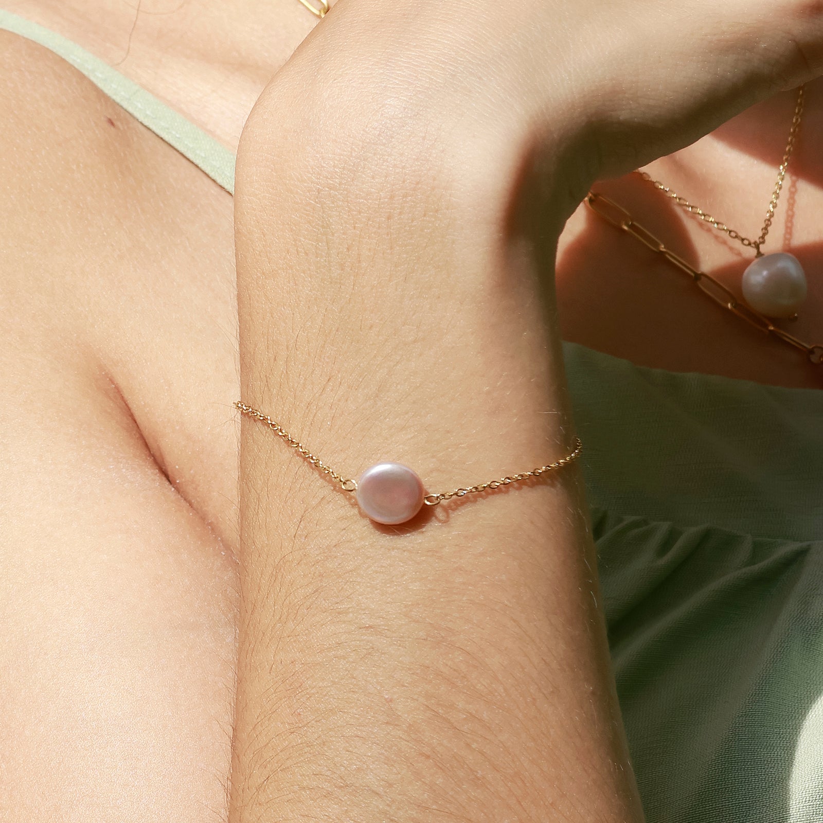 Perla Bracelet – Genuine Organic Pearl & 18K Gold Finish